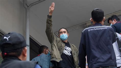 Thailand Police Arrest Activists Escalating Protest Crackdown The New York Times