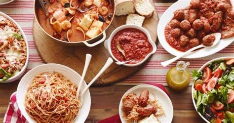Le foot en italie, c'est dans le sang. 10 Famous Italian Foods You Must Try: Traditional Dishes ...