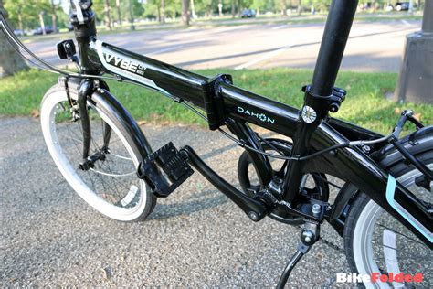 Suddenly 'too far' or 'too big' is not the issue, and the folding bikes come in all variations to fit right on into your lifestyle, be it the urban commute, where you fold right on up into the office, or a weekend. Dahon Vybe C7A Folding Bike Review - The Cheapest Multi ...