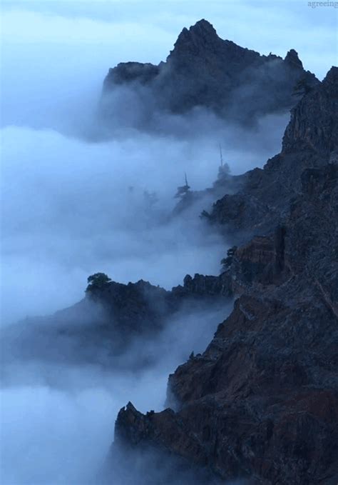 Misty Mountains  Matthews Island