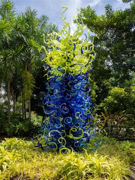 5 Highlights From The Dale Chihuly Exhibition At Gardens By The Bay