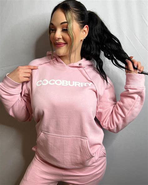 skyla novea on twitter im feeling super cozy and cute asf in my cocoburry fit super perfect