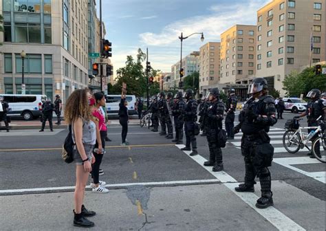 Breaking Us Police Disperses Protesters Near White House Rubber