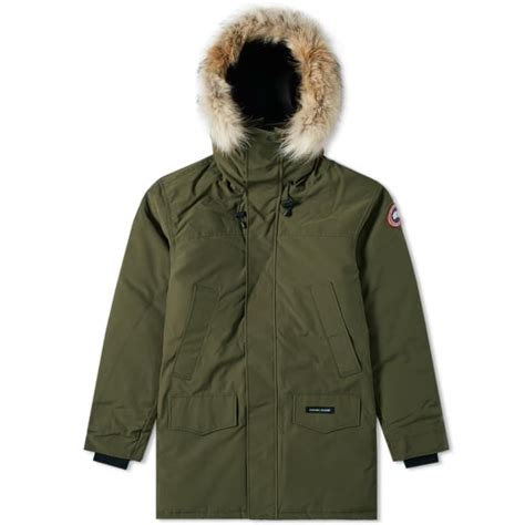 Making clothing less intimidating and helping you develop your own style. Brand Profile: Canada Goose (Best Men's Canada Goose Clothing)