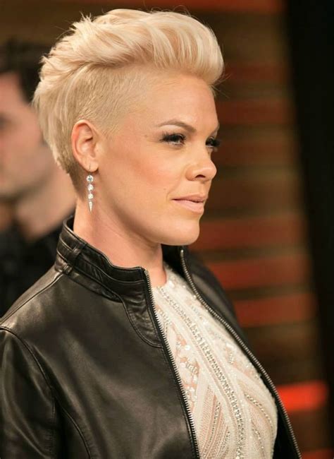 Pin By Eder Tello On P Nk Pink Singer Hairstyles Short Hair Styles Pink Haircut