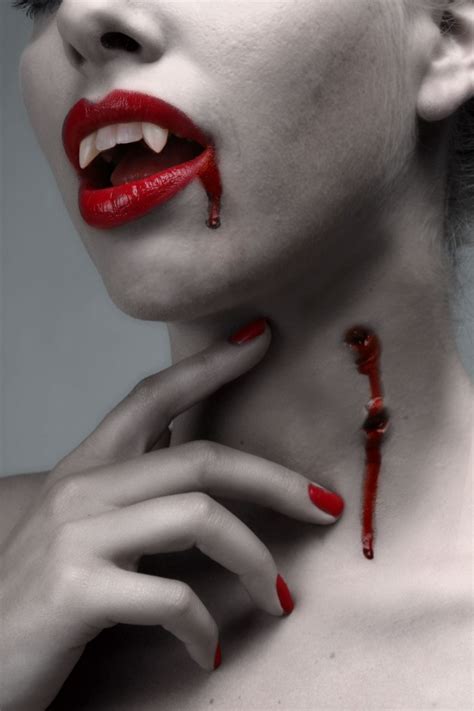 How To Take A True Blood Inspired Vampire Selfie Halloweencostumes