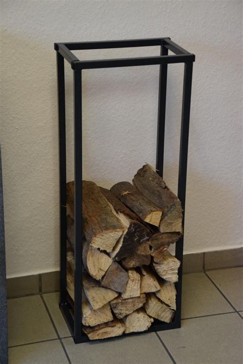 Aus hochleistungsstahl hergestellt, ist dieses brennholzregal sehr stabil und robust. Kaminholzregal Innen STAB easy 500x250 - RAL 9007