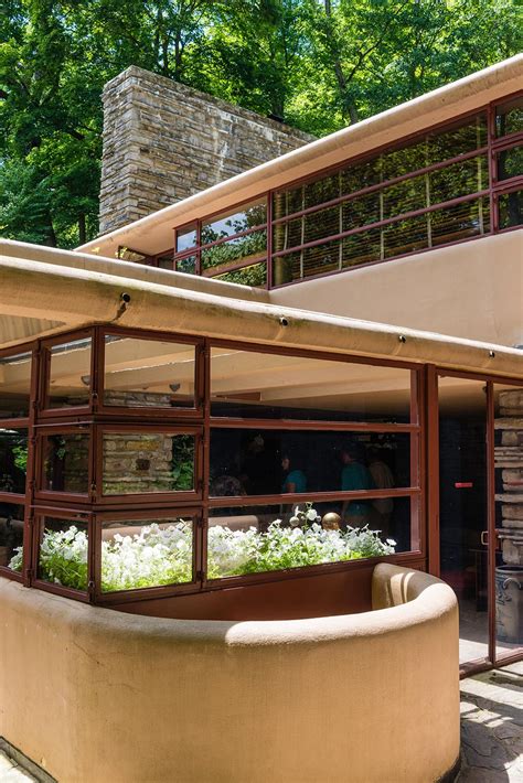 Fallingwater A Look At Frank Lloyd Wrights Architectural Masterpiece