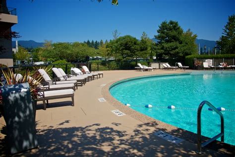 Westin Bayshore Pool Pass Giveaway Vancouver Blog Miss604