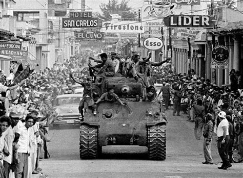 Cuando El Ejército Rebelde Entró En La Habana Y Puso En Marcha La