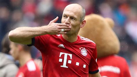 In the game fifa 19 his overall rating is 83. 'It's my mission!' - Robben announces return to football with Groningen | Sporting News Canada
