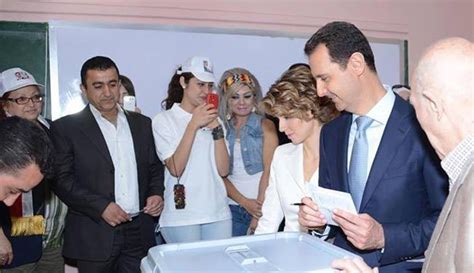متى يجب رفع الفعل المضارع وما علامات رفعه؟ يُرفع الفعل المضارع إذاكان معربًا (أي غير متصل بنون النسوة أو نون التوكيد) وكان غير مسبوق بأداة نصب أو أداة جزم. فراس الأسد لبشار: لن تفوز بانتخابات نزيهة ولو في القرداحة ...