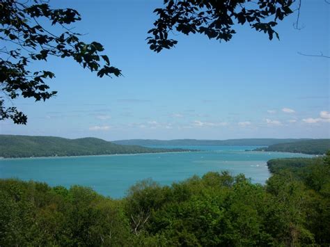 Few as 2 days, linens, high speed internet, housekeeping, beach and town all steps away. 30 best images about Lake - Glen on Pinterest | Cottages ...