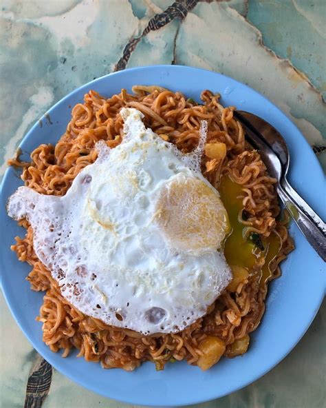 Whip up a plate of maggi® goreng mamak at home for an instant fried noodle with a spicy kick in simple steps. 8 Best Giler Maggi Goreng Spots In Penang - Penang Foodie