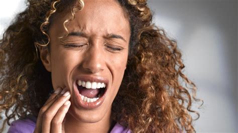 How To Handle Severe Dental Pain At Home