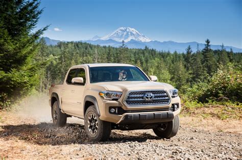 2017 Chevrolet Colorado Vs 2017 Toyota Tacoma Compare Trucks