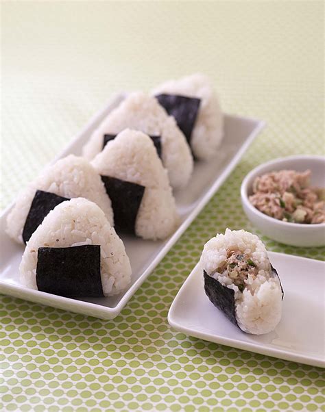 Onigiri Au Thon Et Concombre Cuisine Japonaise Recettes De Cuisine