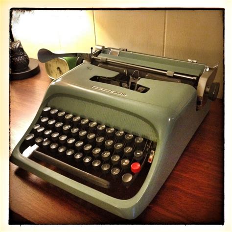 Olivetti Underwood Studio 44 Typewriter Review