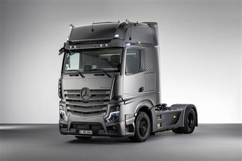 Mercedes Benz Trucks запускает две новых модели Actros F и Actros