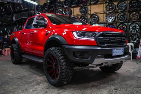 The ford ranger raptor 4x4 performance truck has both your weekday and weekend covered. Offroad studs on 20 inches! Ford Ranger Raptor by Autobot