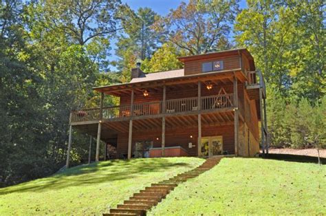 Cuddle up cabin rentals offers luxury north georgia cabins for family vacations, group visits or just a quiet georgia mountain retreat. Luxury Cabin Rentals in Blue Ridge, Georgia. http://www ...