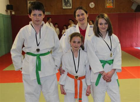 Plouguernével Judo Les Soeurs Dubois Championnes De Bretagne Le