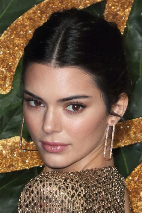 Kendall Jenner S Hairstyles And Hair Colors Steal Her Style