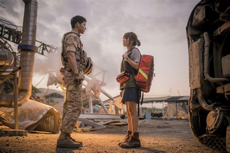 The teaser focuses on our hero, showings us his cool, manly as well as his cocky soldier funny side. Download Descendants of the Sun - Special - (2016) - Drama ...