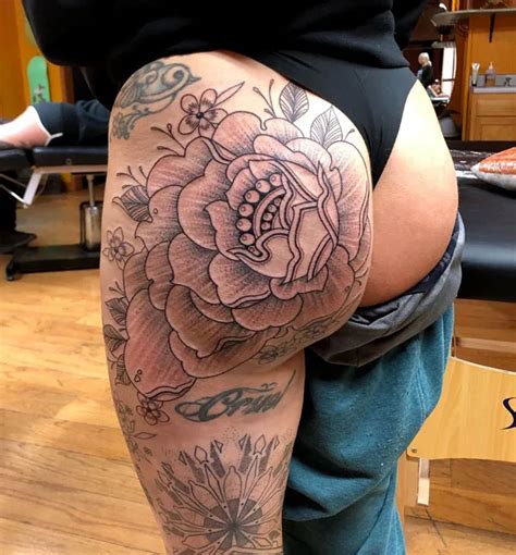 336 Comical Butt Tattoos To Try Out This Year