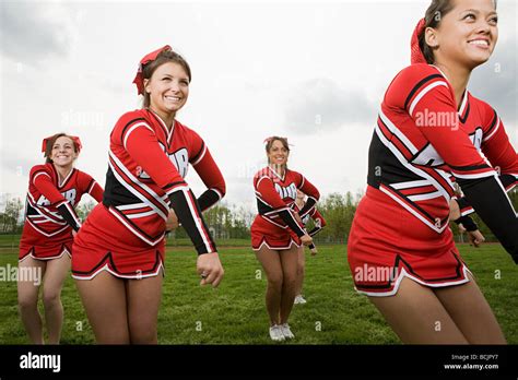 Cheerleader Gf Practices New Routine Telegraph