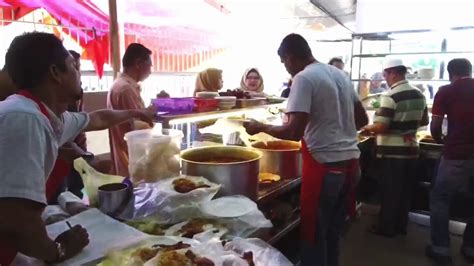 Nasi kandar merupakan makanan yang cukup terkenal dan ikonik di pulau pinang. Nasi kandar Deen Maju - YouTube