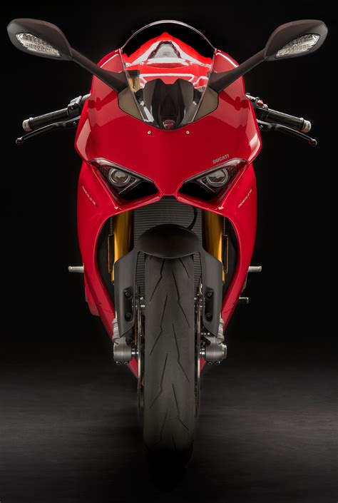We wanted to have a more personal the new panigale v4 r embodies the maximum expression of ducati values: 2018 Ducati Panigale V4 in Malaysia this April? Booking ...