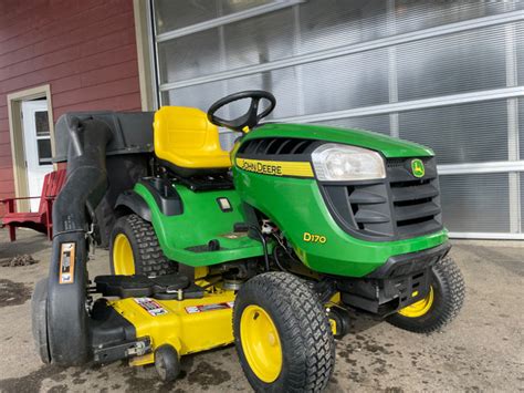 John Deere D170 Lawn Tractor Plus Bagger System Red Deer Jd 170 Lawn