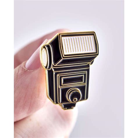Flash Lapel Pin 35mm Vivitar Vintage Film Camera Photography Pin Badge