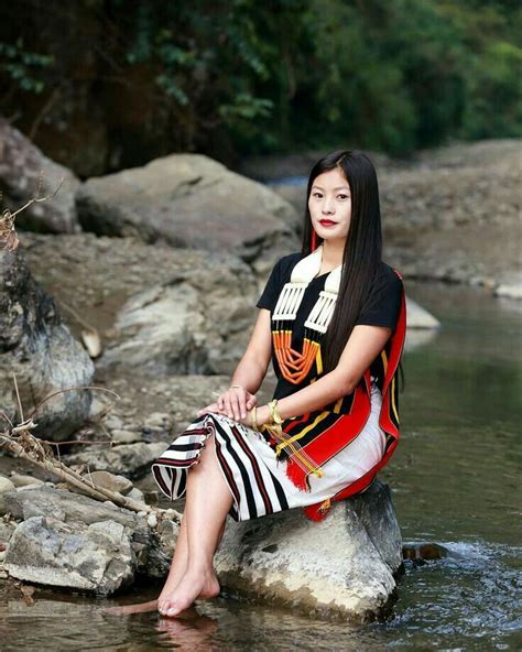 Myanmar Traditional Dress Traditional Dresses Ethnic Fashion India Fashion Style Fashion