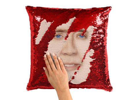 Nicolas Cage Sequin Pillow Reveals Nicolas Cages Face