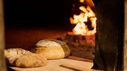 Come cuocere pane nel forno legna