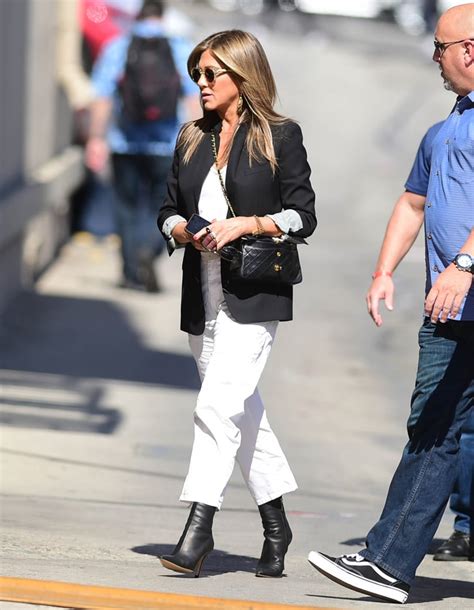 Jennifer Anistons White Cargo Pants Popsugar Fashion Photo 18