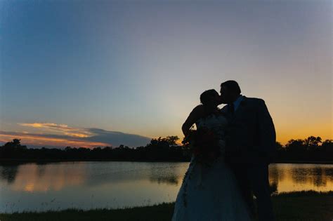 Romantic Sunset wedding photo #weddingphotography | Sunset wedding photos, Romantic sunset ...
