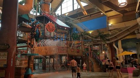 Castaway Bay In Sandusky Ohio Waterpark Fun 2018