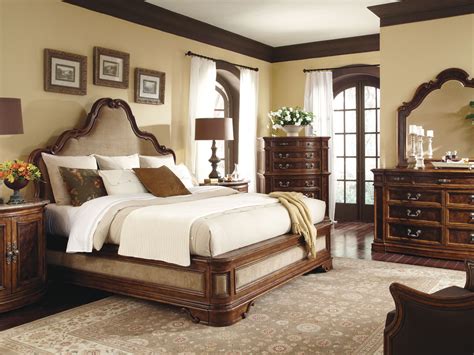 Traditional kind size bedroom furniture set in rich chestnut finish containing a european king size bed, double door wardrobe, chest of drawrers and a 2 bedside cabinets. HomeOfficeDecoration | Traditional queen bedroom sets