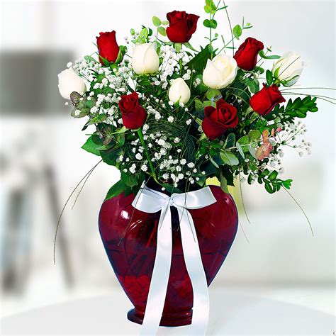 Send Flowers Turkey Red And White Roses In Heart Vase From 61usd
