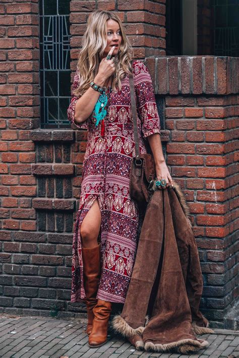 bohemian maxi dress with print for the ultimate hippie chic look idee di moda di moda vestiti
