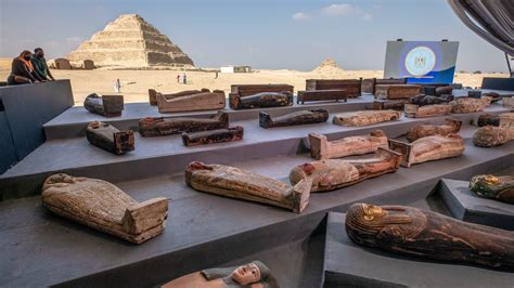 mummies discovered in egypt necropolis the new york times