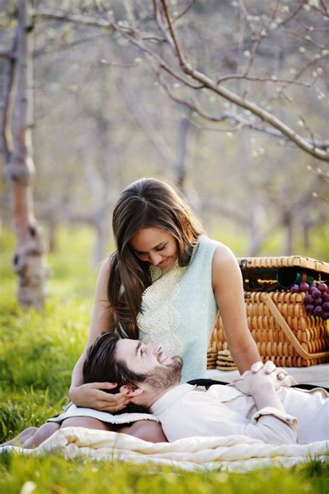 A Gorgeous Vintage Engagement Shoot From Gideon Photography Picnic