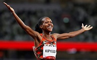 Faith Kipyegon gana la medalla de oro en los 1,500 metros