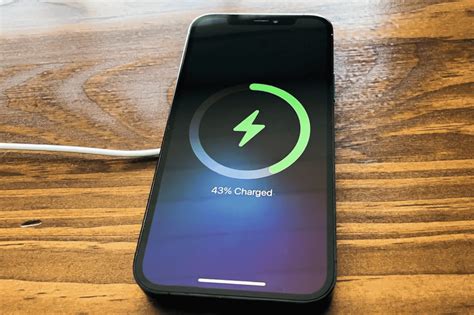 How Does The Iphone 12 Pro Max Charge