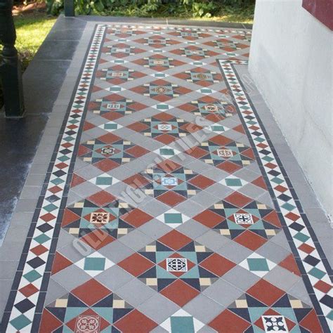 Olde English Tiles Westminster Pattern With The Norwood Border