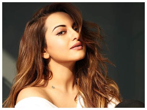 Sonakshi Sinha Lost Weight Sticking To This Diet News India Live Time