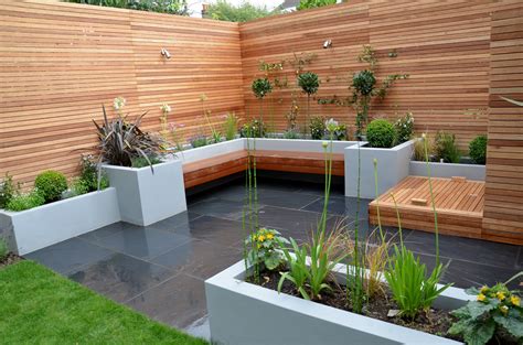 Woodlogger's affordable raised garden bed idea is an excellent project for homeowners and gardeners with a lot of unused patches of land in their yard. London Garden Blog Gardens from London and the rest of the ...